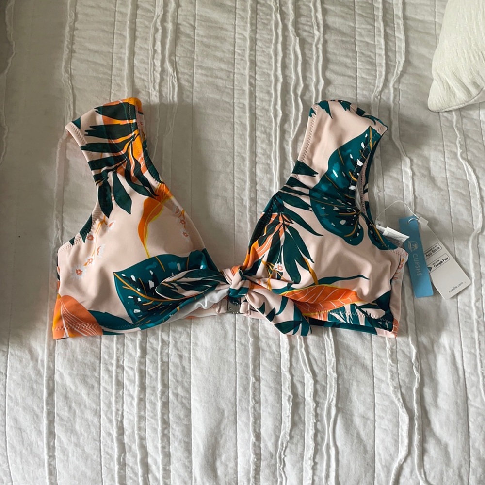 NWT Cupshe Floral Bikini Top